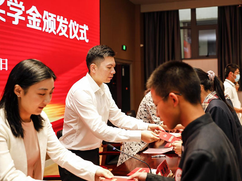 ag贵宾厅股份上市一周年丨阔步前进 筑梦新程